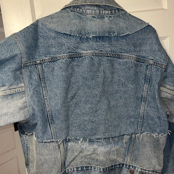 NWOT Levi’s 90s Trucker Jacket – Two-Tone Denim, Distressed - Picture 10 of 10